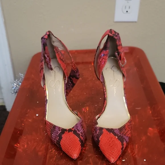 Snakeskin Pointed-toe Heels - Picture 2 of 6